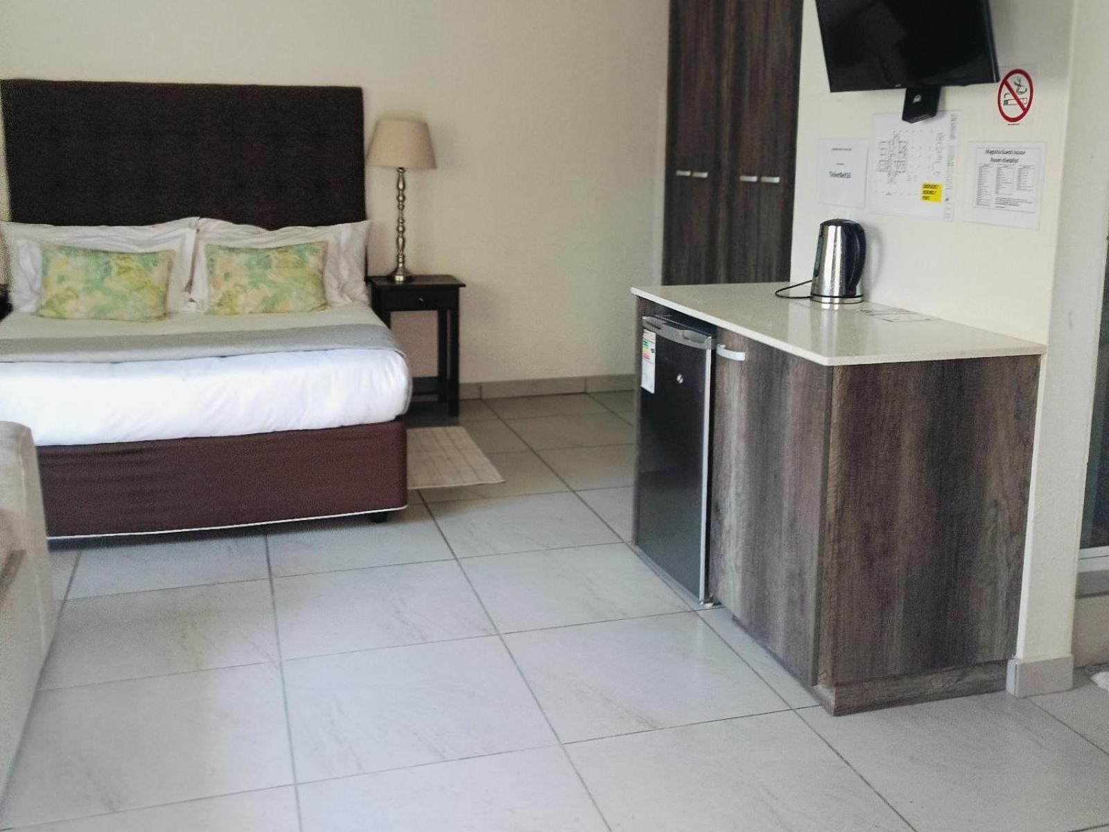 Magisha Guest House Mbombela Extérieur photo