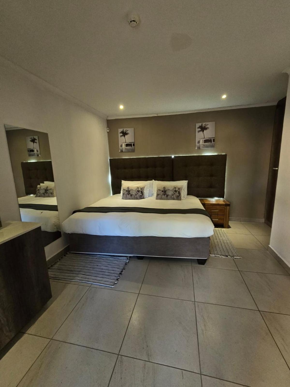 Magisha Guest House Mbombela Extérieur photo