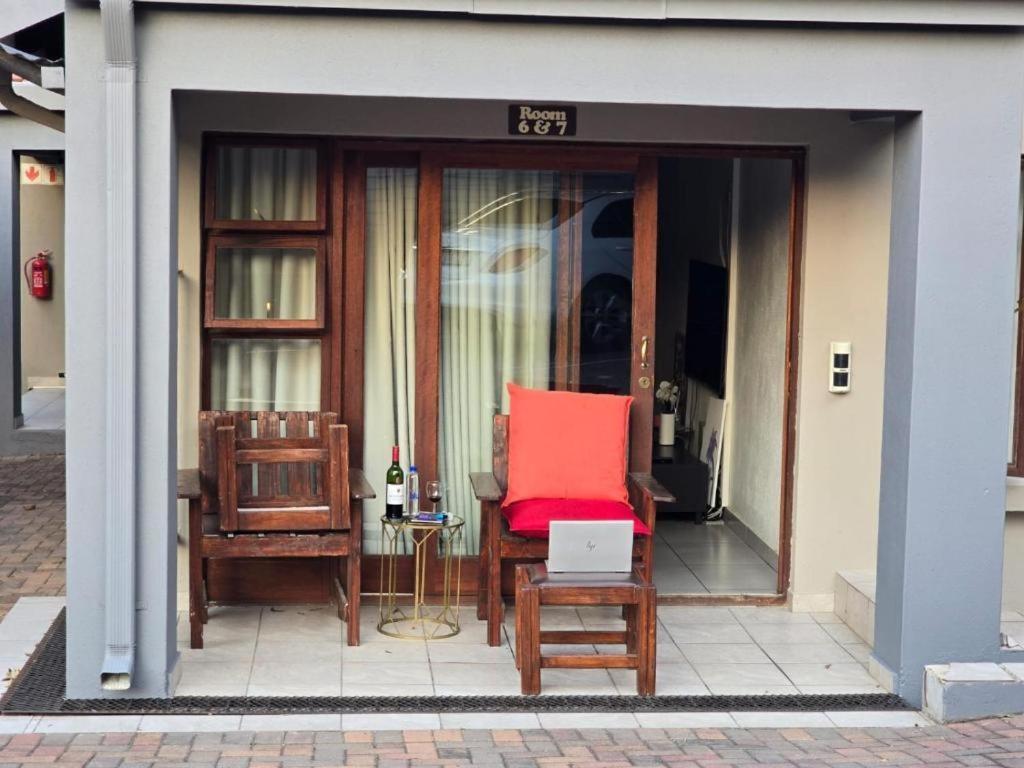 Magisha Guest House Mbombela Extérieur photo