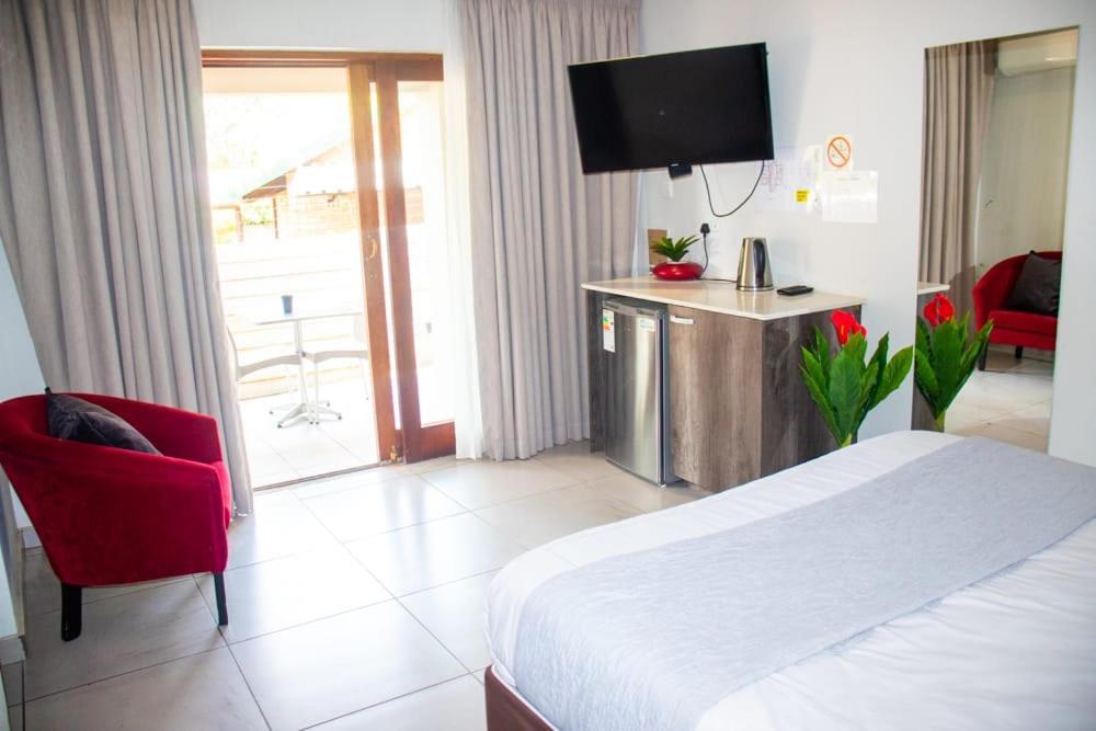 Magisha Guest House Mbombela Extérieur photo