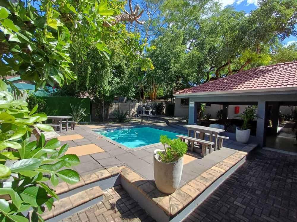 Magisha Guest House Mbombela Extérieur photo
